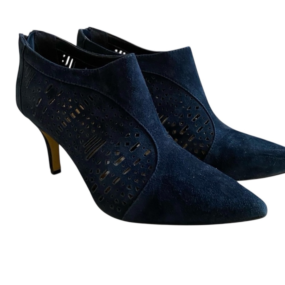 Bella Vita Darlene Classic Pointed Toe Navy Suede Ankle Booties - Women 6N